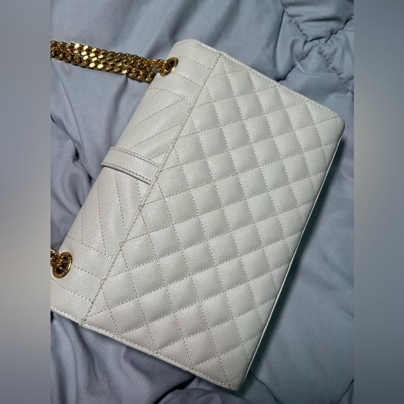 ENVELOPE MEDIUM IN QUILTED GRAIN DE POUDRE EMBOSSED LEATHER
BLANC VINTAGE - Picture 6 of 15